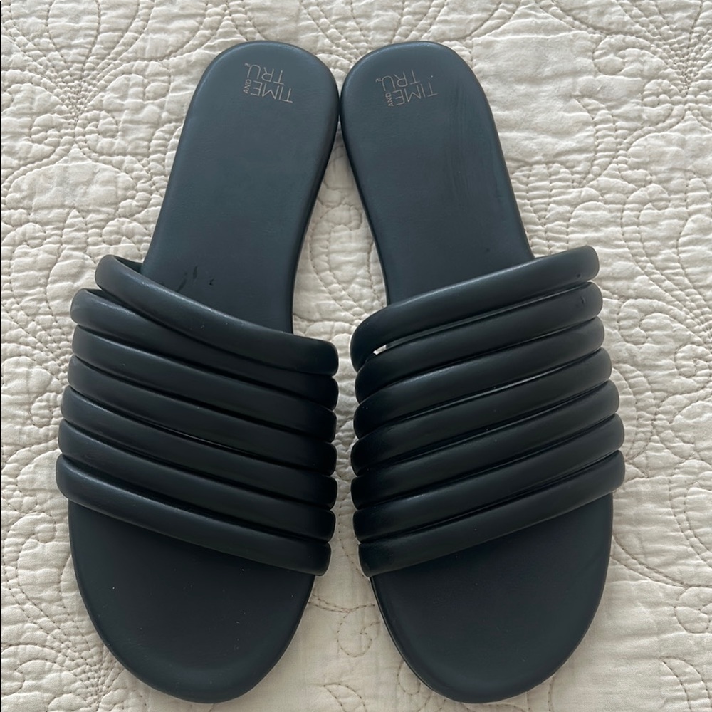 Time and Tru Black Quilted Sandals